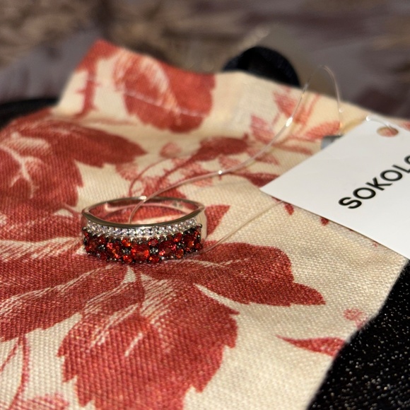 Silver S925 ring (Size 8) - Picture 3 of 5